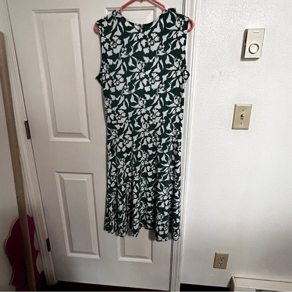 LEOTA Felicity Sleeveless Green Floral Faux Wrap Dress - size Extra Large Summer - Picture 3 of 6
